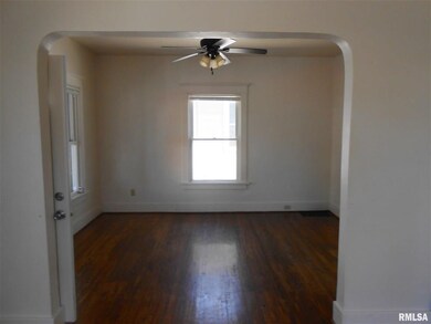 1637 W 16th St, Davenport, IA 52804 - photo 4