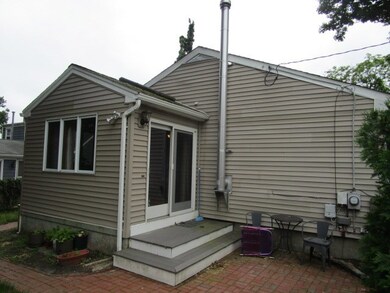 152 Chestnut Ave, Cranston, RI 02910 - photo 2