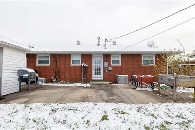 125 Bruce St, Salem, IN 47167 - photo 5