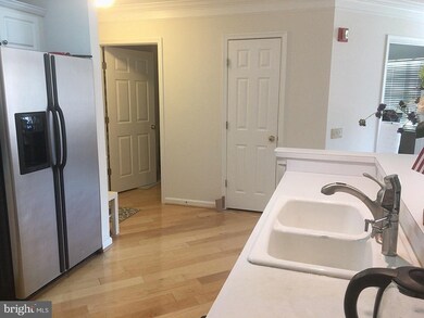 12481 Hayes Ct unit 101, Fairfax, VA 22033 - photo 6