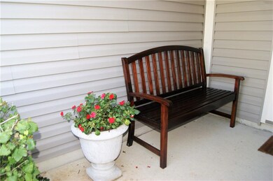 1192 Dark Star Ct, Whiteland, IN 46184 - photo 3