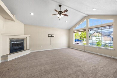 1336 Hawk Dr, Central Point, OR 97502 - photo 5