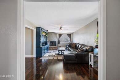 2557 E Inverness Ave, Mesa, AZ 85204 - photo 4