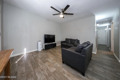 Living Room (2)