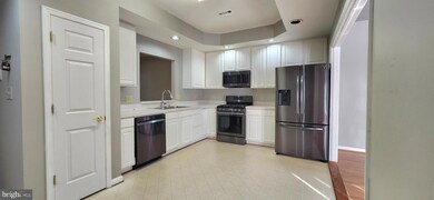 6910 Bluefield Dr, Fredericksburg, VA 22407 - photo 6