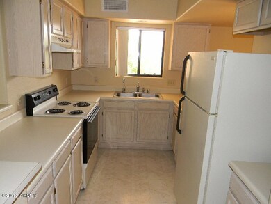 023-247599 Kitchen 2