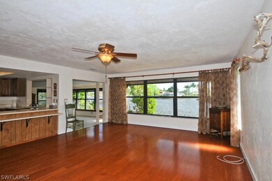 LARGE FAMILY ROOM, GREAT VIEW!