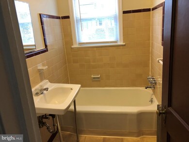 209 S Warner St, Woodbury, NJ 08096 - photo 2