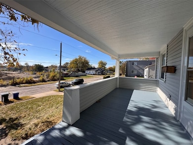 232 31st St NE, Cedar Rapids, IA 52402 - photo 4