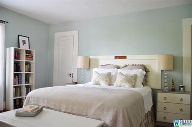 So much beauty in this bedroom!!!  This bedroom ha