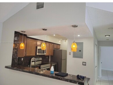 18850 NW 57th Ave unit 306, Hialeah, FL 33015 - photo 4