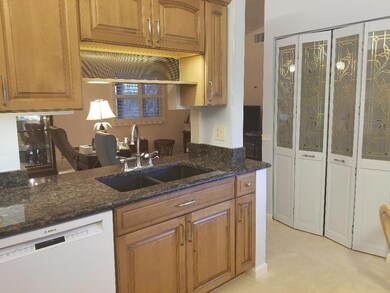 5041 El Claro Cir Kitchen 3