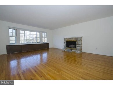 106 Cambridge Dr, Glen Mills, PA 19342 - photo 5