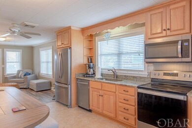Stainless appliances, granite counters, lot of cab