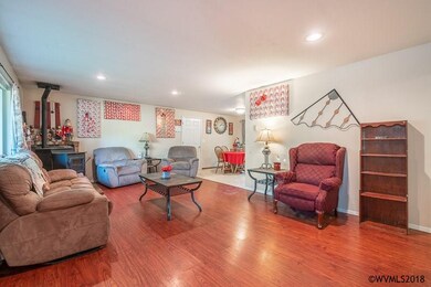 144 Fir St, Gates, OR 97346 - photo 3