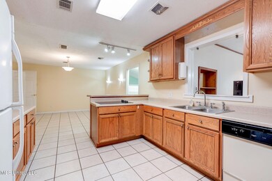 2 (3 of 23) Kitchen