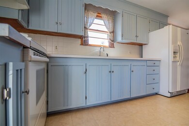 60 Highland St, Newton, NH 03858 - photo 7