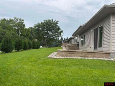 213 213 Parkway Place, Mankato, MN 56001 - photo 2