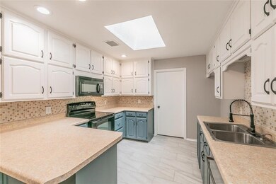 214 Mountainview Dr, Hurst, TX 76054 - photo 5