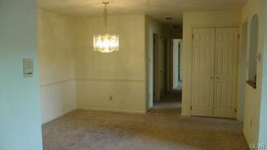 913 Cold Spring Rd unit 8, Allentown, PA 18103 - photo 4