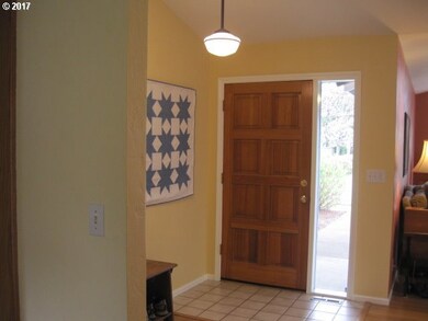 628 Poltava St, Springfield, OR 97477 - photo 3