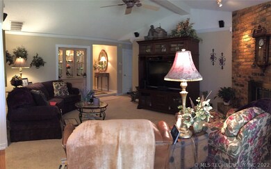 Living room has comfort and style! Notice the vaul