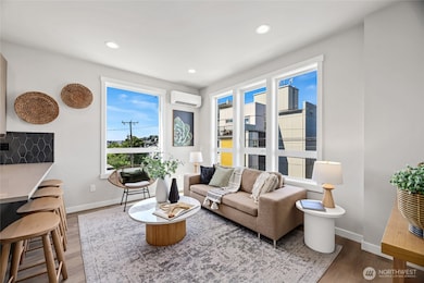 2817 Franklin Ave E unit A, Seattle, WA 98102 - photo 2