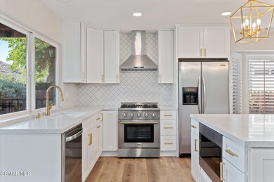 7-web-or-mls-07 - Kitchen
