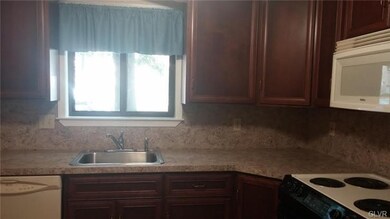 913 Cold Spring Rd unit 2, Allentown, PA 18103 - photo 4