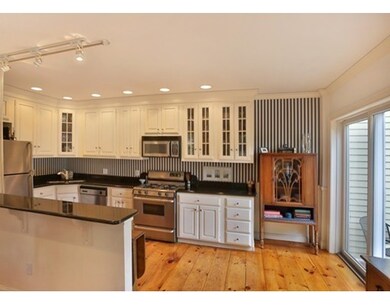 15 Beck St, Newburyport, MA 01950 - photo 2
