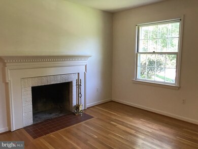 1918 Foxhall Rd, McLean, VA 22101 - photo 7