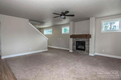 60396 SE Hedgewood Ln, Bend, OR 97702 - photo 4