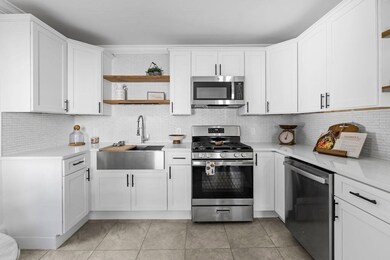 13 Arlington St, Middleboro, MA 02346 - photo 4