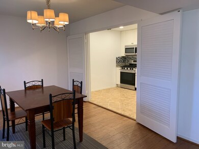 1658 Parkcrest Cir unit 301, Reston, VA 20190 - photo 6