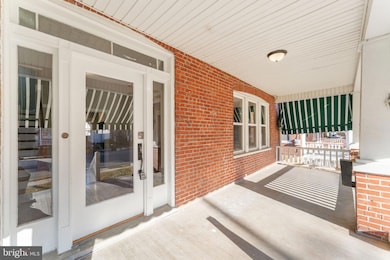 318 E Piccadilly St, Winchester, VA 22601 - photo 3