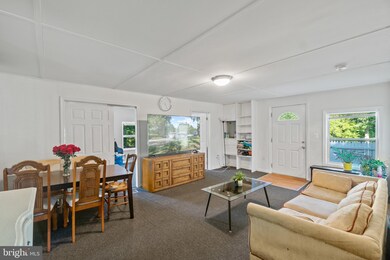 2701 Country Club Rd, Hyattsville, MD 20785 - photo 4