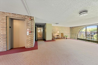 2220 Midland Grove Rd unit 307, Roseville, MN 55113 - photo 3