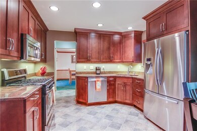 You will delight in the Patete Custom Kitchen newly installed kitchen featuring 48