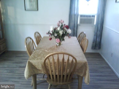 646 Burlington Ct, Edgewood, MD 21040 - photo 5