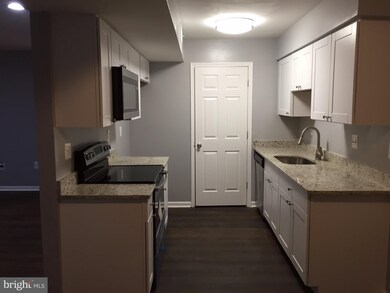 20249 Shipley Terrace unit 5-C-301, Germantown, MD 20874 - photo 4