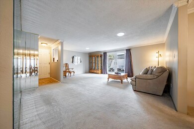 604 Hemlock Ave, Central Point, OR 97502 - photo 2