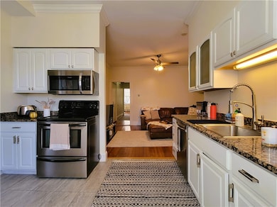 102 Broadway unit 2B, Newport, RI 02840 - photo 4