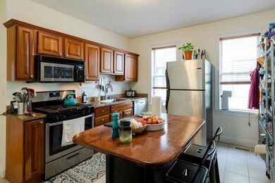 135 Florence St unit 135, Roslindale, MA 02131 - photo 2