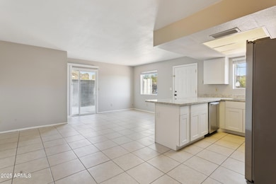 6-web-or-mls-1426-e-mountain-view-rd-2