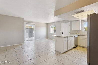 1426 E Mountain View Rd unit 2, Phoenix, AZ 85020 - photo 5