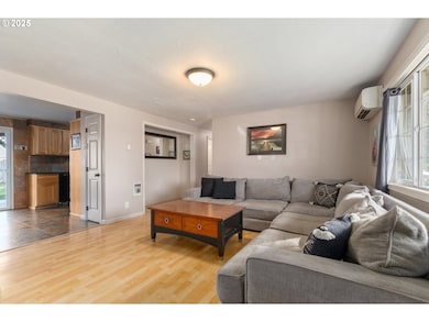 1310 W Quinalt St, Springfield, OR 97477 - photo 6