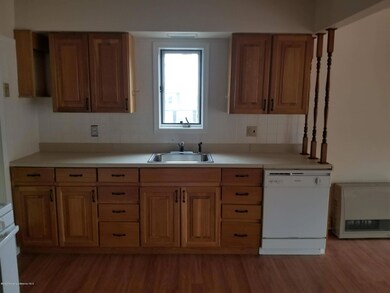 8 Hillcrest Dr, Olyphant, PA 18447 - photo 2