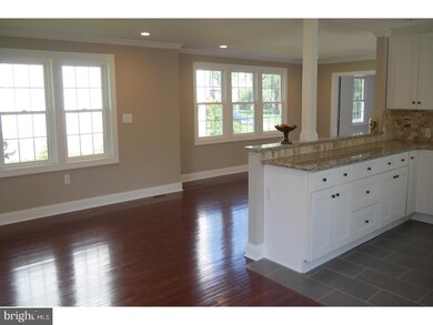 639 Ashurst Rd, Havertown, PA 19083 - photo 5