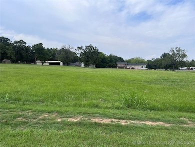 203 NE H St, Stigler, OK 74462 - photo 4