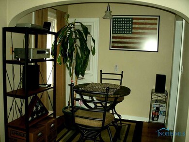Dining Room. Built in Buffet